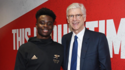 Bukayo Saka delights Arsenal fans as he finally meets Arsene Wenger for the first time