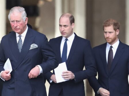 Royal Family in ‘peace talks to bring Harry back into fold before coronation’