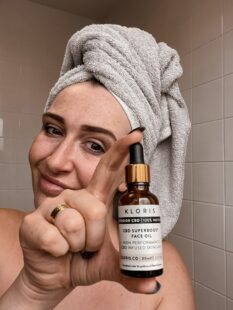 This is why you should be using CBD oil if you suffer from acne