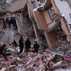 Turkey earthquake: Desperate search continues as death toll tops 8,700