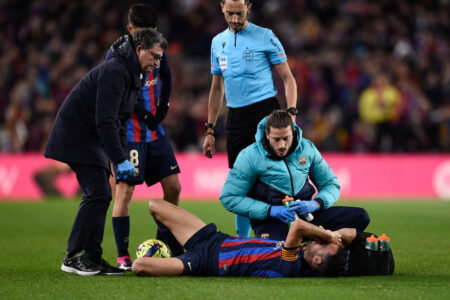 Barcelona confirm Sergio Busquets injury blow ahead of Manchester United clashes