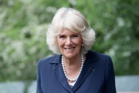 Anti-monarchy protesters shout ‘down with the crown’ at Queen Camilla