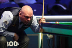 Stuart Bingham explains eyesight woes as he battles to find form