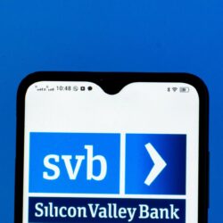 Financial stocks take a hit as Silicon Valley Bank shares plummet