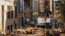 Two people still missing in Marseille building collapse