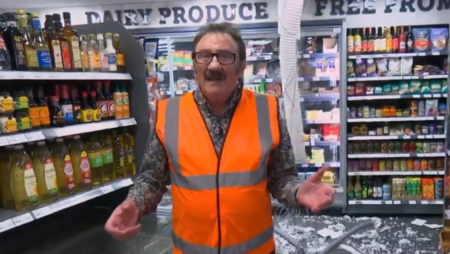 Paul Chuckle delights with classic ‘to me, to you’ banter during absolutely chaotic appearance on Late Night Lycett