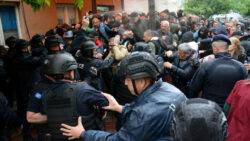 Serbian border police on high alert amid ethnic clashes inside Kosovo