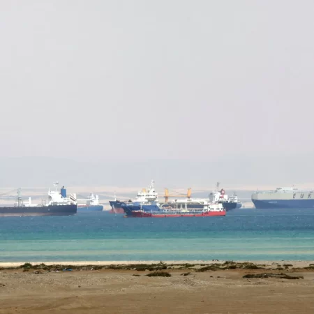 Grounded ship successfully refloated in Suez Canal 