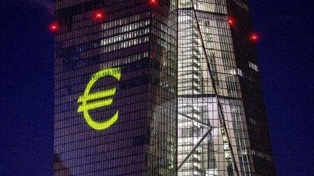 Falling energy prices boost EU’s growth outlook, Commission says