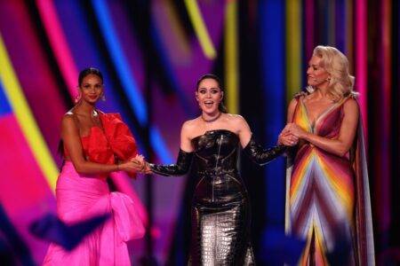 Eurovision host Hannah Waddingham ‘throws shade’ at Amanda Holden after flexing French-speaking skills at semi-final