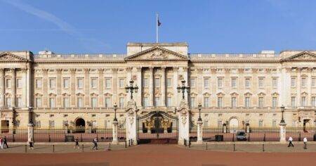 Heating at Buckingham Palace and other royal homes turned down to cut emissions
