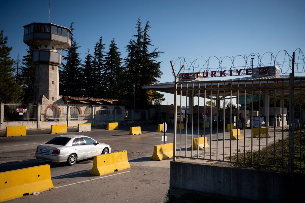Turkish border officials confiscate 28 pythons found hidden in truck