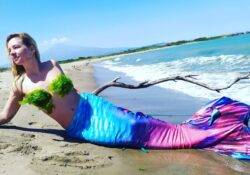 Teacher ditches education career to become professional mermaid