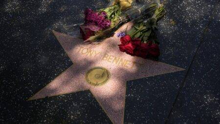 WATCH: Wreath placed on Tony Bennett’s Hollywood Walk of Fame star