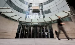 Met asks BBC to pause internal inquiries into suspended presenter