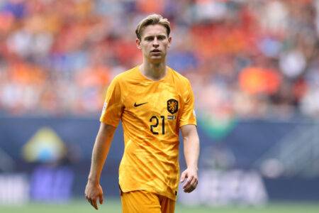 Manchester City considering move for Barcelona midfielder Frenkie de Jong after missing out on Declan Rice