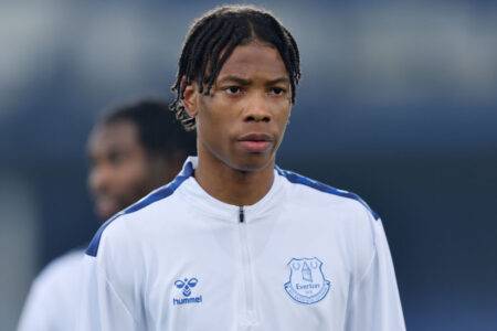 Chelsea to sign Everton teenager Ishe Samuels-Smith on three-year deal