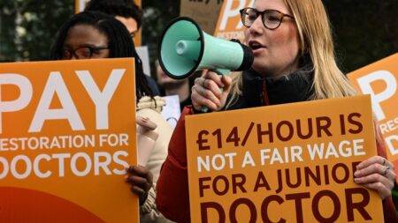 Junior doctors in England start five-day strike