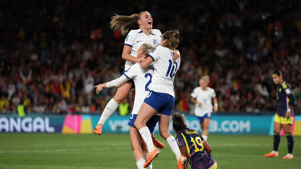 England 2-1 Colombia: Lionesses dig deep in thrilling match 