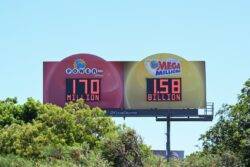 Mega Millions ,580,000,000 jackpot drawing tonight is third-largest in US history