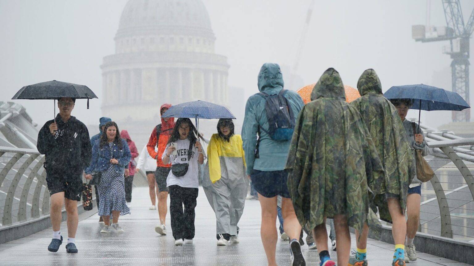 UK weather: Met Office shares update on how long rain will last