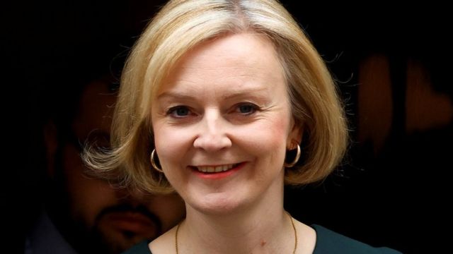 Liz Truss urges PM to cut taxes and benefit increases