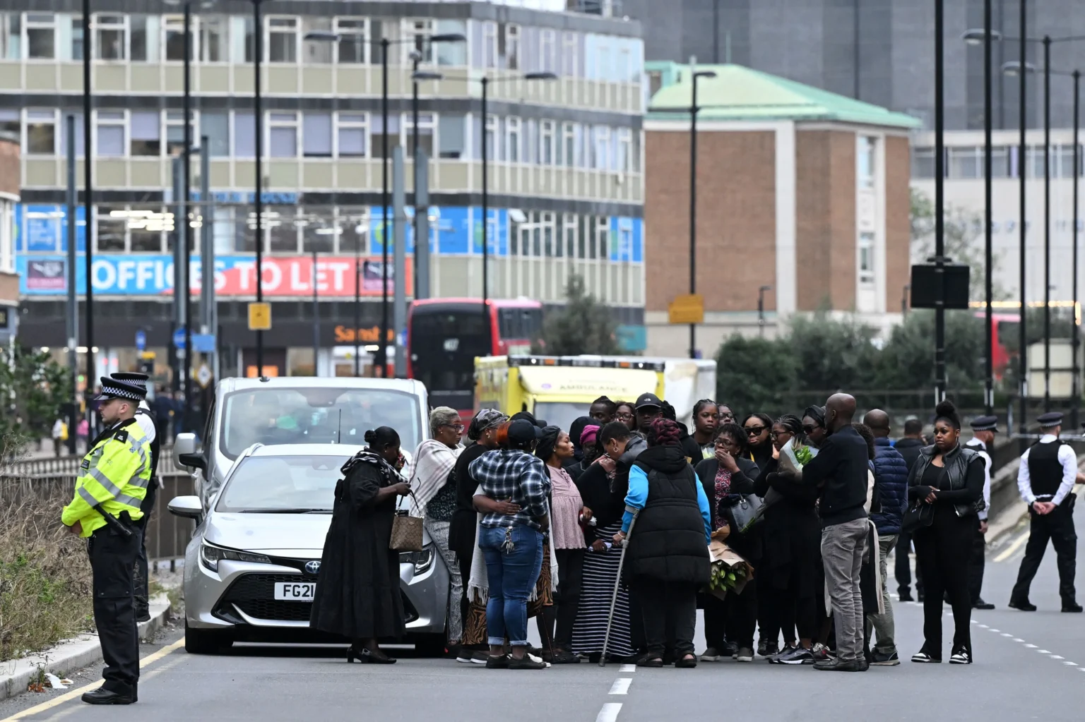 Elianne Andam: Boy, 17, charged with murder of schoolgirl in Croydon