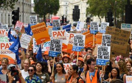 England's junior doctors join consultants in joint NHS strikes