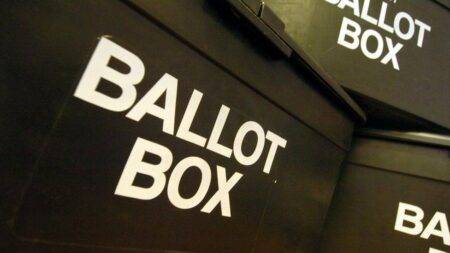 Mid Beds and Tamworth by-elections: Voters go to the polls