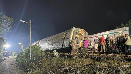 Bangladesh: Goods train collides with passenger train killing 17