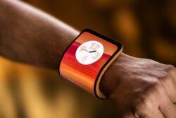 Motorola’s bendy phone takes wearable tech to a whole new level