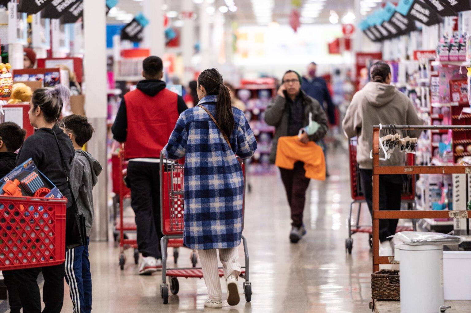 Inflation puts US Black Friday crowds in a bargain-hunting mood
