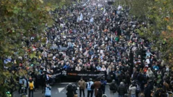 Thousands march against antisemitism in London