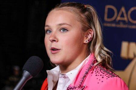 JoJo Siwa, 20, reveals intensity of fame causing hair loss