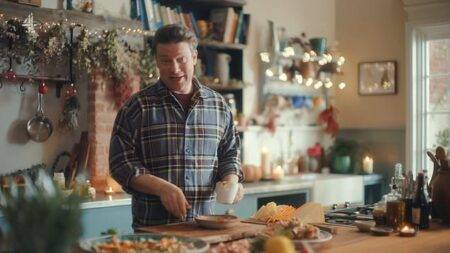 Jamie Oliver’s ‘hellish’ Christmas sandwich turns viewers’ stomachs