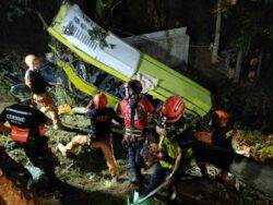 16 killed after bus driver ‘loses control’ and plunges down 100ft ravine