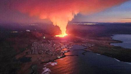 Houses catch fire as volcano erupts in southwestern Iceland