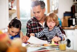 These 4 golden tips will help parents save money in 2024