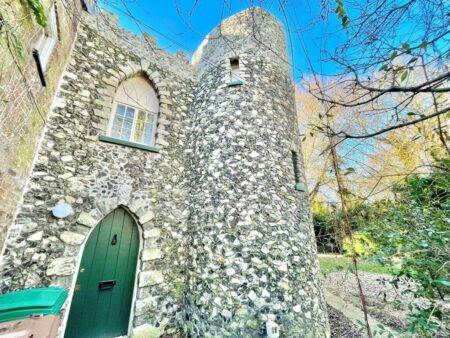 National Trust ‘castle’ in south London could be yours for £1,600 per month
