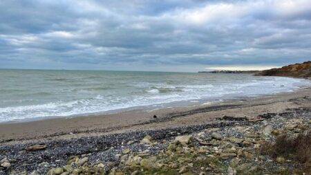 Five migrants die trying to cross English Channel in boat