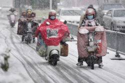 China: Snowstorms spoil Lunar New Year travel for millions