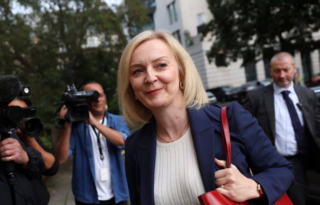 Liz Truss is offering lessons on how to be popular Liz Truss is offering lessons on how to be popular