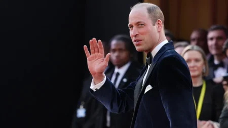 'Prince William calls for ceasefire' & 'Labour could face revolt' - Paper Talk