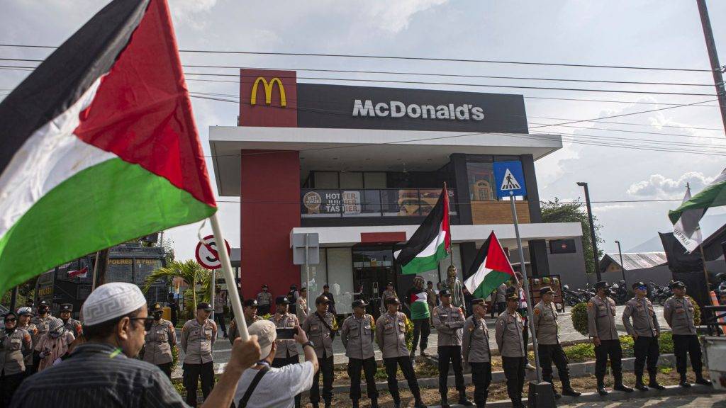 McDonald’s sales dented by Israel-Gaza boycotts McDonald’s sales dented by Israel-Gaza boycotts