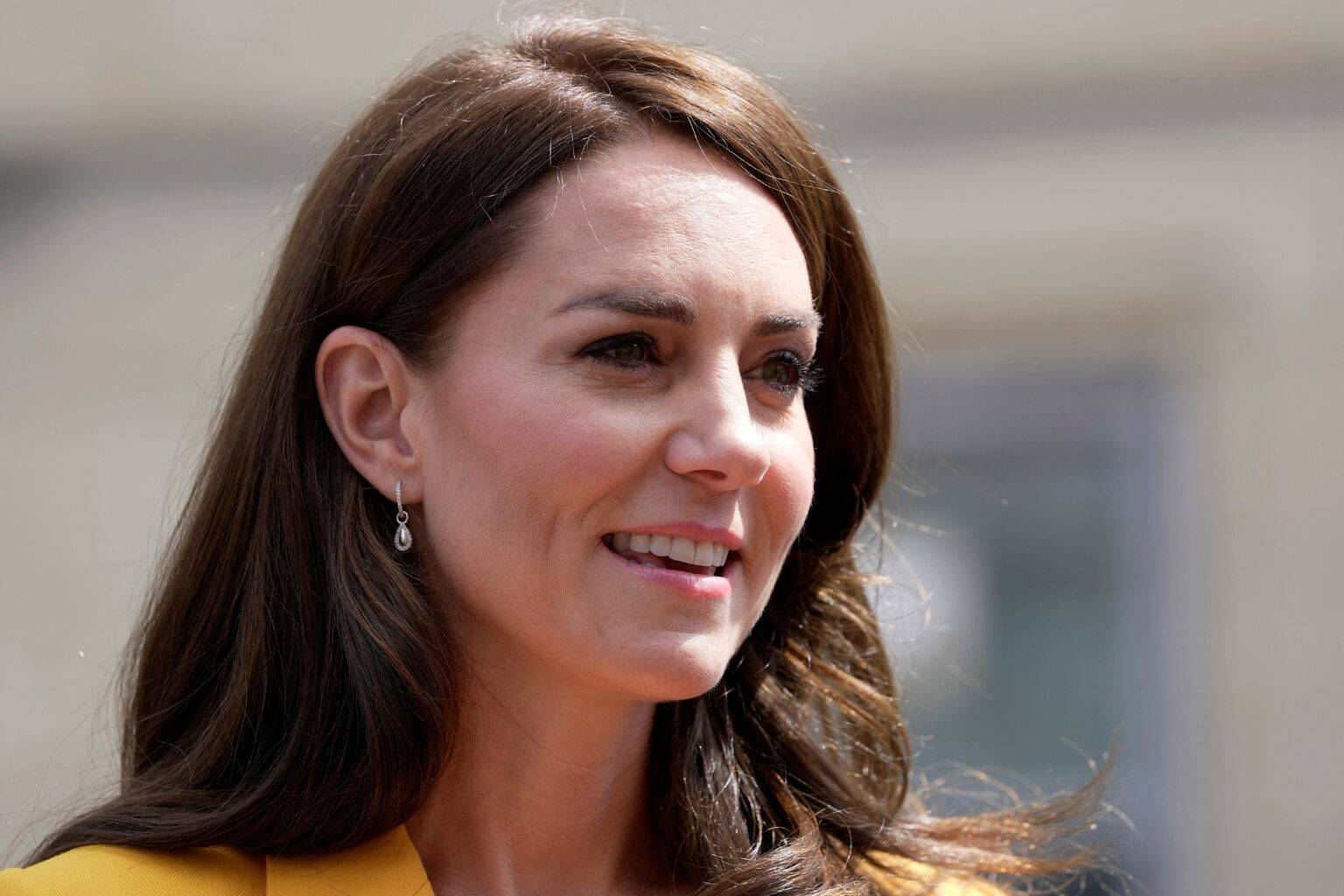 Kate medical records breach & royal conspiracy theories swirl – Paper Talk