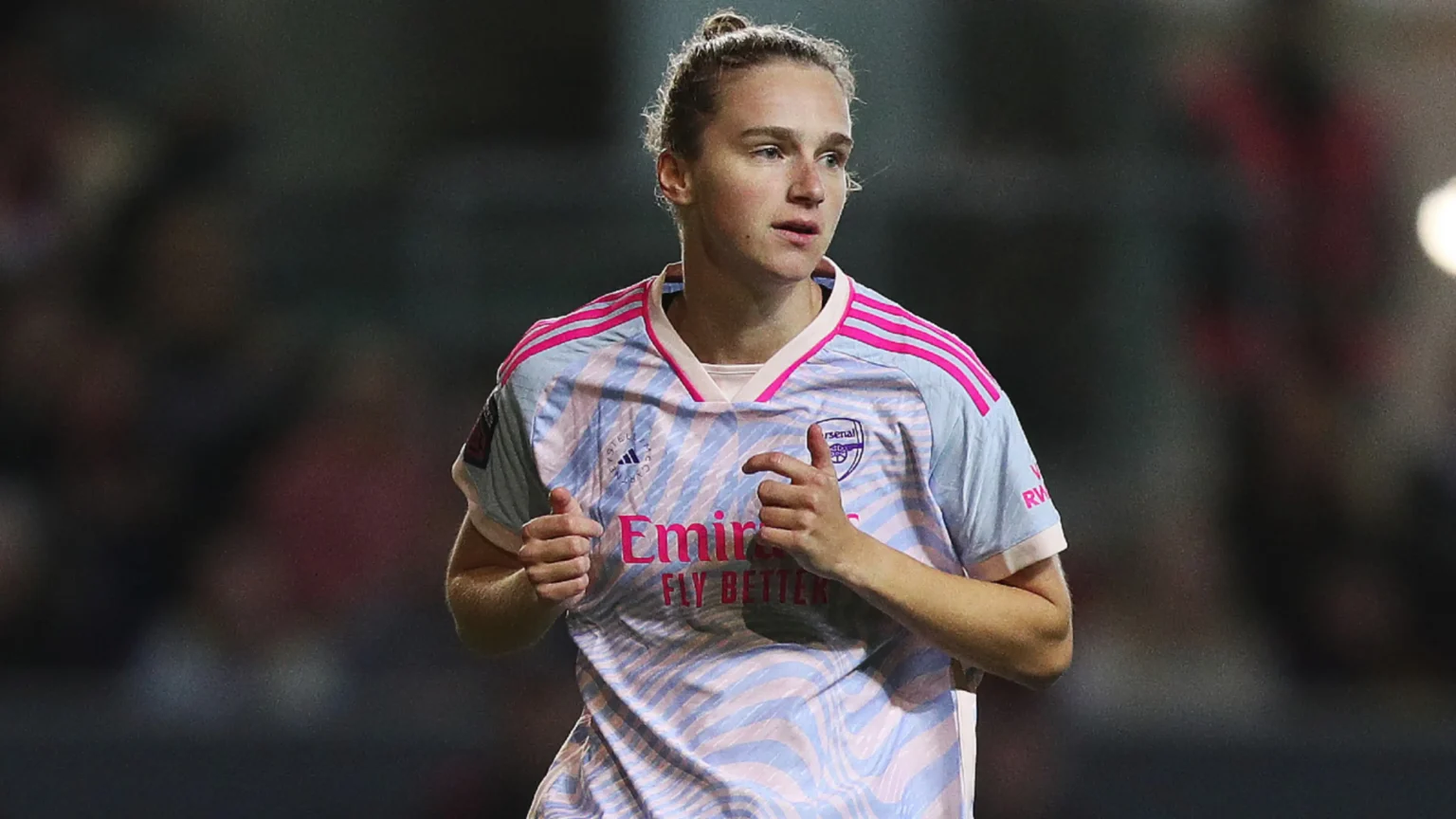 WSL: Vivianne Miedema out for weeks after knee surgery 