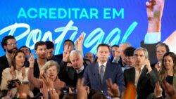 Portugal set for centre-right minority government 