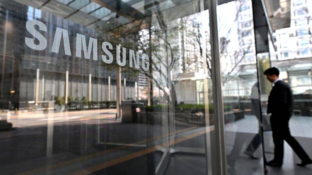 Samsung: Tech giant sees profits jump by more than 900% Samsung: Tech giant sees profits jump by more than 900%