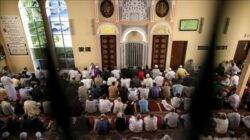 Eid al-Fitr: Most Muslims will celebrate on 10 April