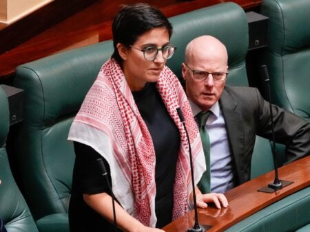 Victoria state parliament bans keffiyeh scarves